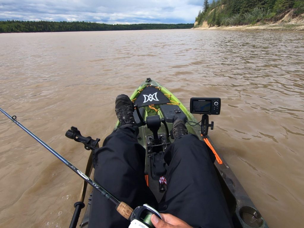 Pescador Pilot heading upstream in dirty water
